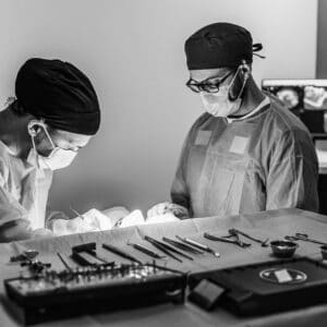 Une formation en chirurgie implantaire PH Training en direct avec nos formateurs expérimentés en action
